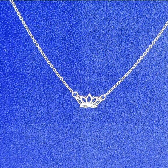 Lotus Pendent Necklace Gold - Picture 11 of 11